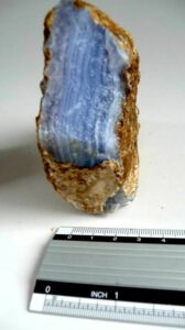22 055 Streifenchalcedon