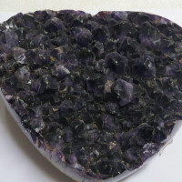 Herzen, Amethyst-Drusen Vergrößern